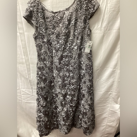 Alex Evenings cocktail Dress Rosette Lace with Cap Sleeves - Picture 2 of 6